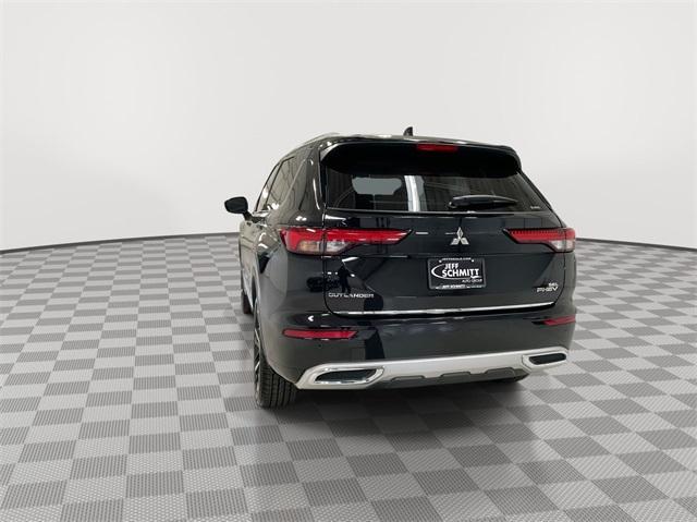 Photo of 2025 Black Mitsubishi Outlander PHEV