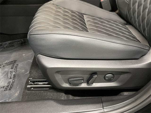 Photo of 2025 Black Mitsubishi Outlander PHEV