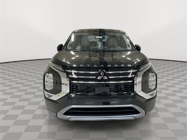Photo of 2025 Black Mitsubishi Outlander
