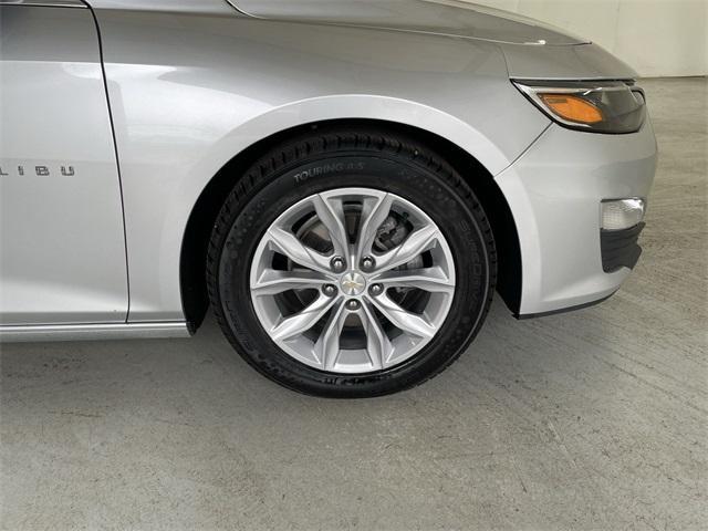 Photo of 2022 Silver Ice Metallic Chevrolet Malibu