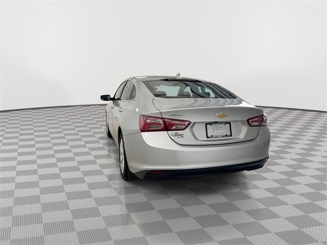 Photo of 2022 Silver Ice Metallic Chevrolet Malibu