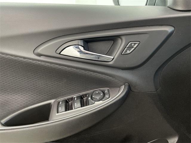 Photo of 2022 Silver Ice Metallic Chevrolet Malibu