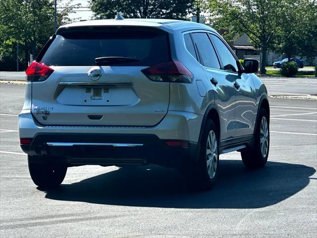 Photo of 2017 Brilliant Silver Nissan Rogue