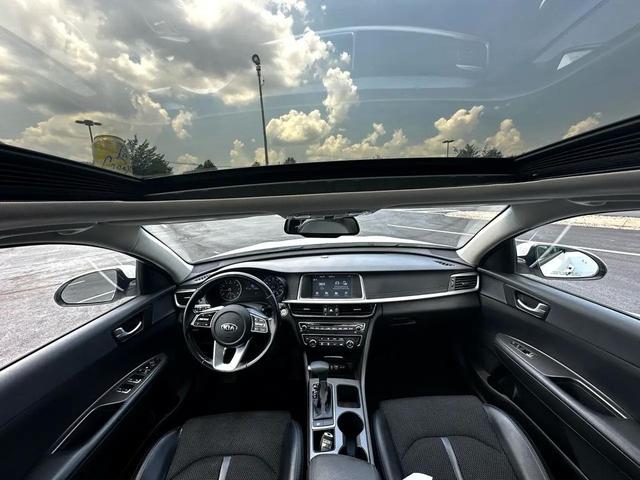 Photo of 2019 Snow White Pearl Kia Optima