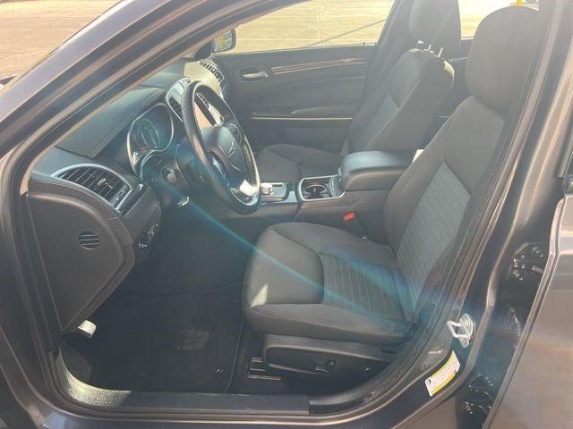 Photo of 2022 Granite Crystal Metallic Clearcoat Chrysler 300