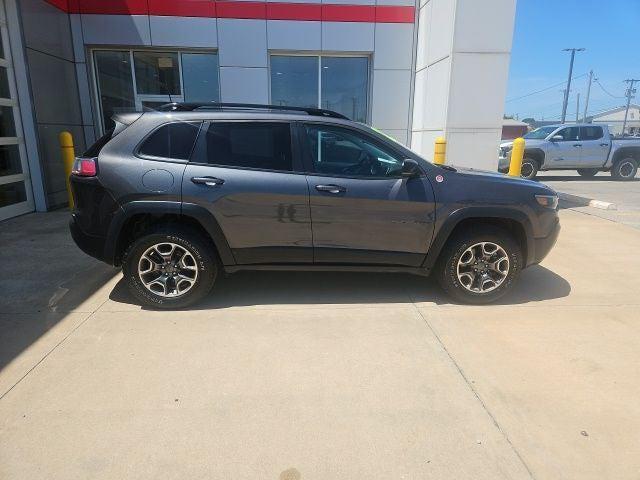 Photo of 2022 Granite Crystal Metallic Clearcoat Jeep Cherokee
