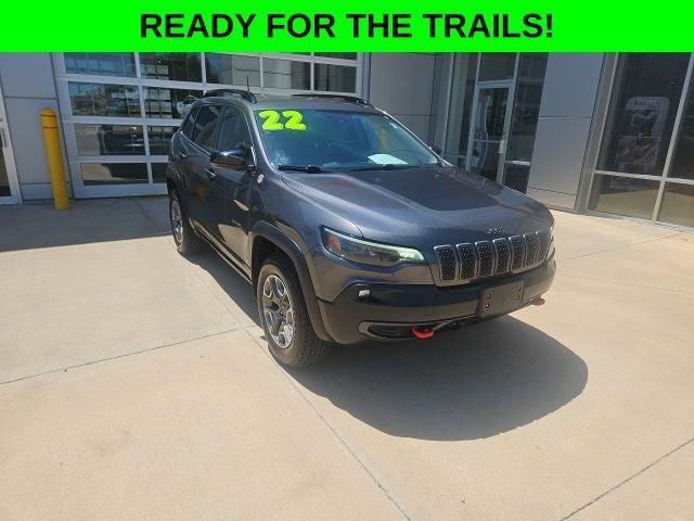 Photo of 2022 Granite Crystal Metallic Clearcoat Jeep Cherokee