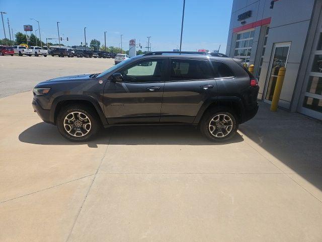 Photo of 2022 Granite Crystal Metallic Clearcoat Jeep Cherokee