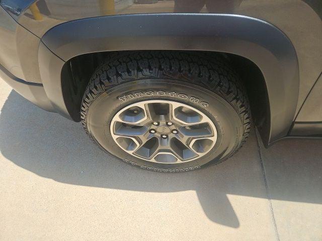 Photo of 2022 Granite Crystal Metallic Clearcoat Jeep Cherokee