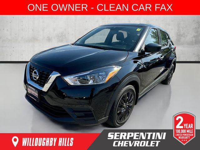Photo of 2020 Super Black Nissan Kicks