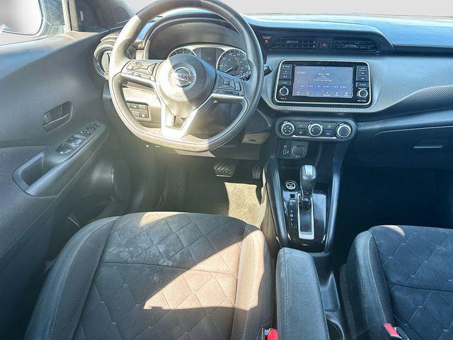 Photo of 2020 Super Black Nissan Kicks