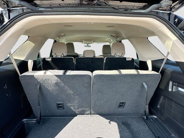 Photo of 2020 Black Metallic Ford Explorer