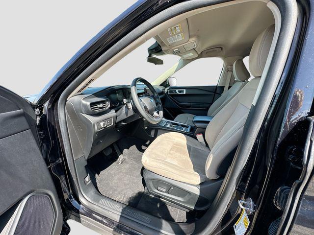 Photo of 2020 Black Metallic Ford Explorer