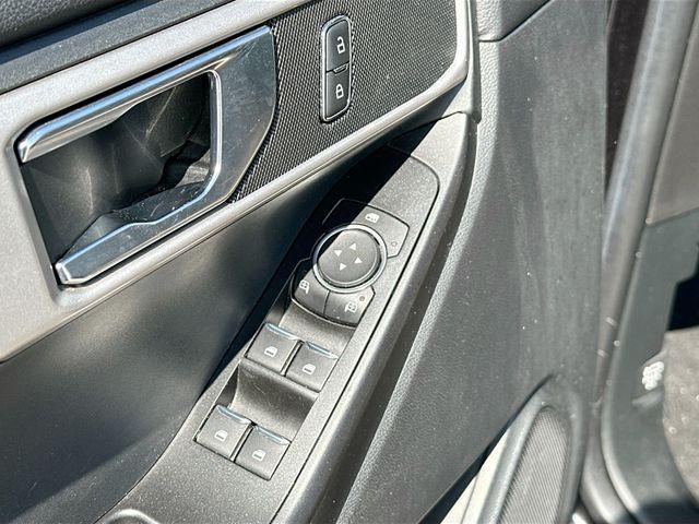 Photo of 2020 Black Metallic Ford Explorer