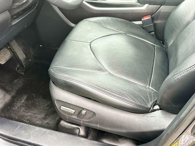 Photo of 2021 Gray Toyota Highlander