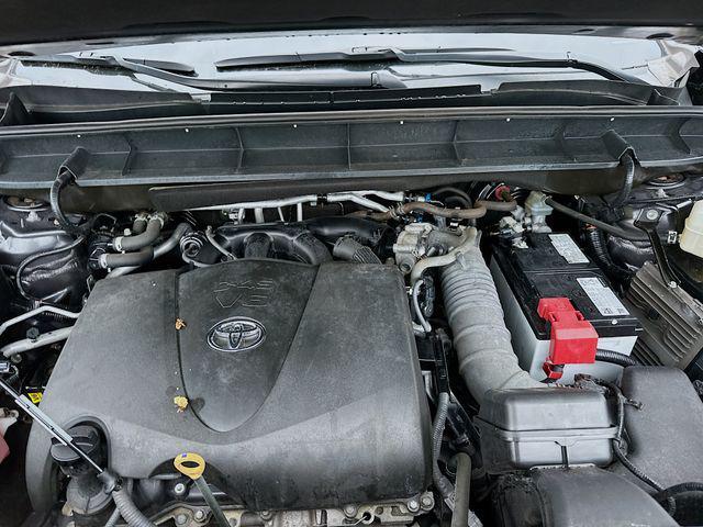 Photo of 2021 Gray Toyota Highlander