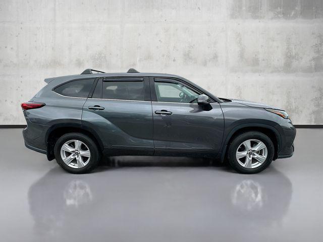 Photo of 2021 Gray Toyota Highlander