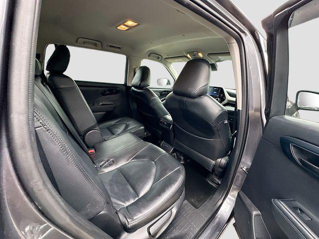 Photo of 2021 Gray Toyota Highlander