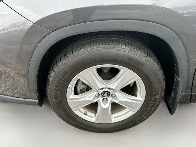 Photo of 2021 Gray Toyota Highlander