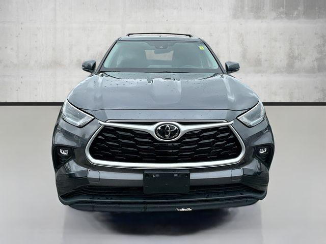 Photo of 2021 Gray Toyota Highlander