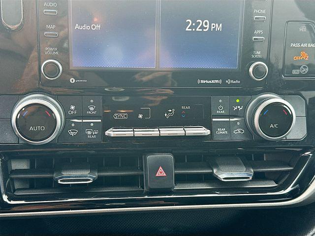 Photo of 2021 Gray Toyota Highlander