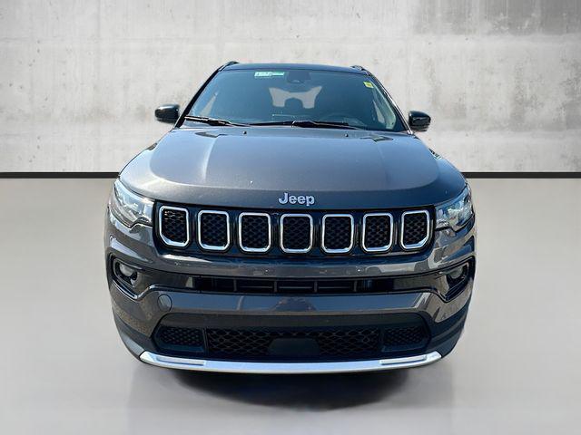 Photo of 2023 Granite Crystal Metallic Clearcoat Jeep Compass