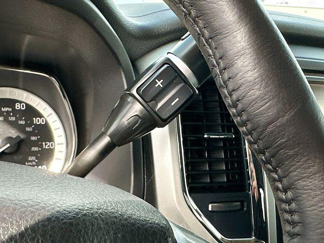 Photo of 2018 Deep Blue Pearl Nissan Titan