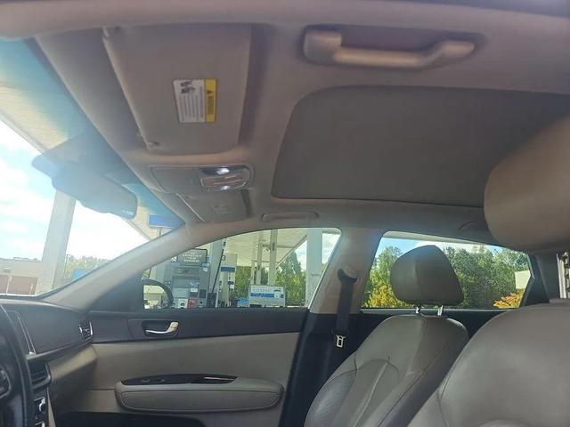 Photo of 2018 Snow White Pearl Kia Optima