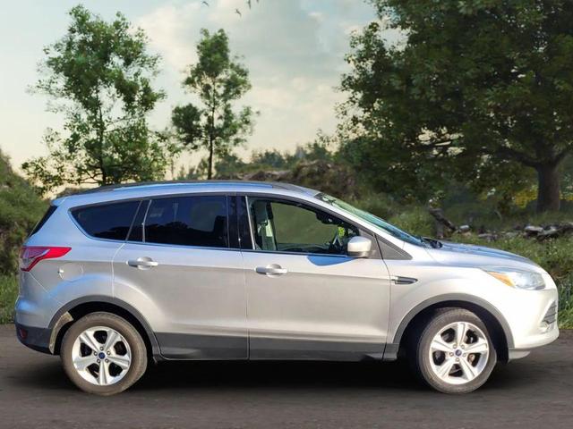 Photo of 2014 Grey Ford Escape