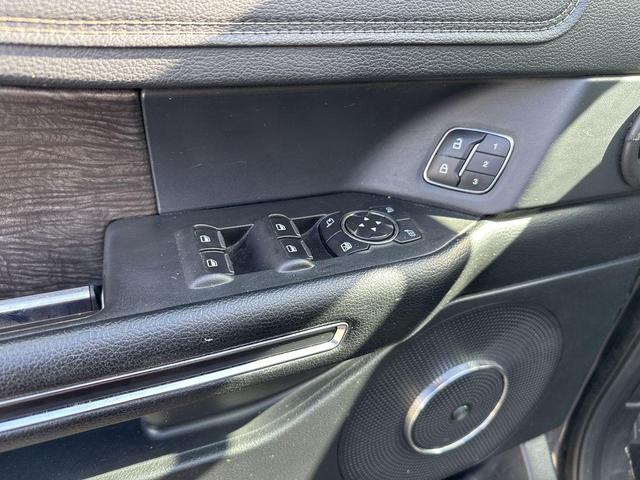Photo of 2021 Black Ford Expedition Max