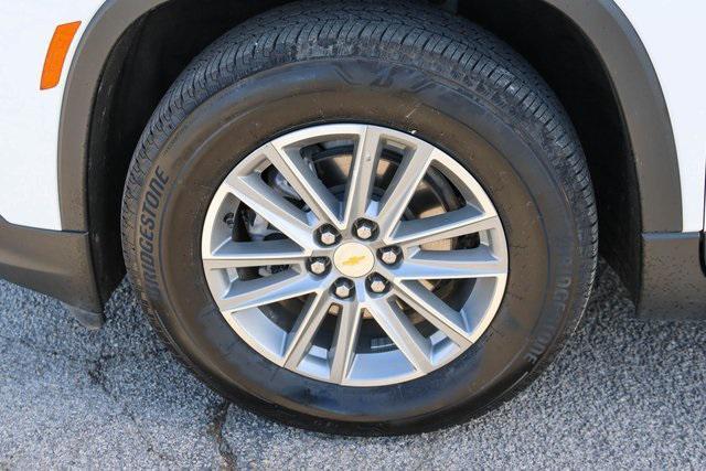 Photo of 2022 Summit White Chevrolet Traverse