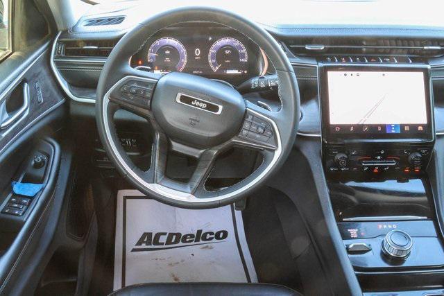 Photo of 2023 Bright White Clearcoat Jeep Grand Cherokee