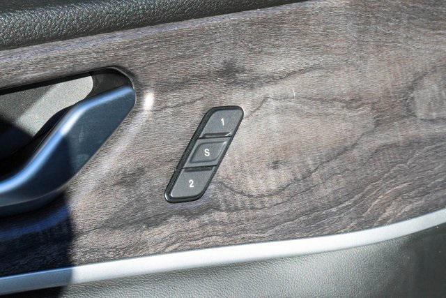 Photo of 2023 Bright White Clearcoat Jeep Grand Cherokee
