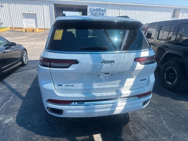 Photo of 2021 Bright White Clearcoat Jeep Grand Cherokee L