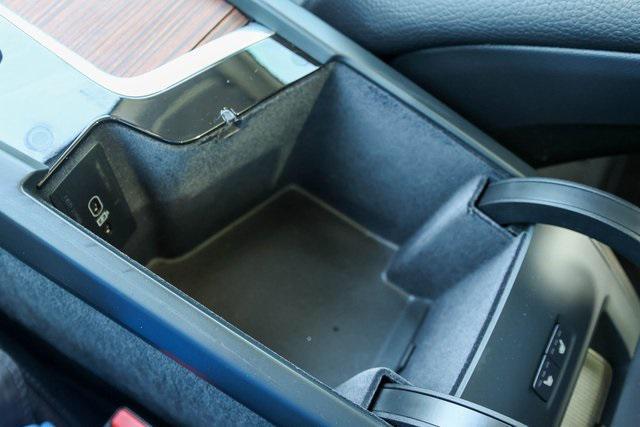 Photo of 2023 Crystal White Metallic Volvo XC60
