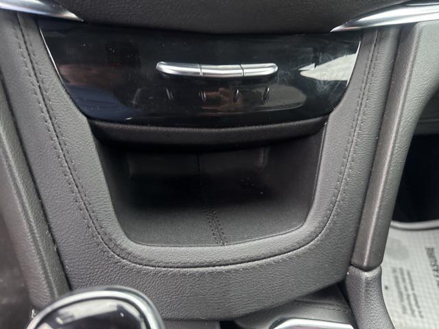 Photo of 2023 Crystal White Tricoat Cadillac XT6