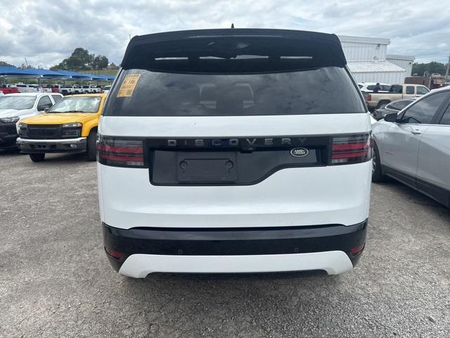 Photo of 2022 White Land Rover Discovery