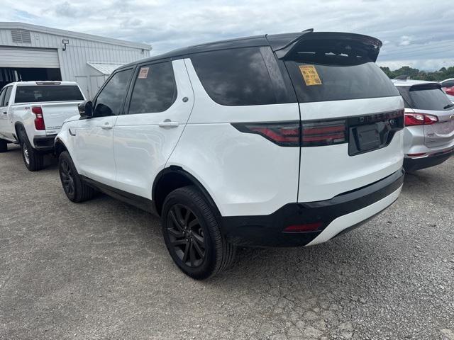 Photo of 2022 White Land Rover Discovery