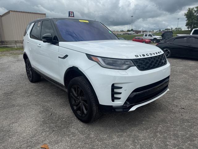 Photo of 2022 White Land Rover Discovery