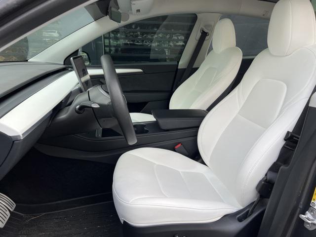 Photo of 2023 Silver Metallic Tesla Model Y