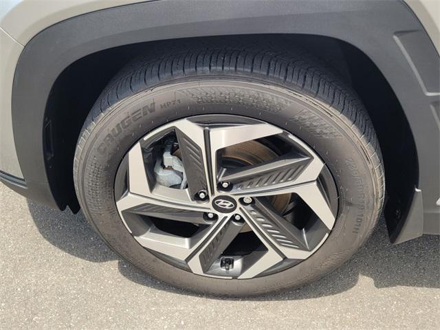 Photo of 2023 Shimmering Silver Hyundai TUCSON