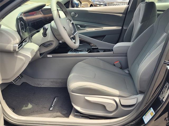 Photo of 2025 Black Hyundai ELANTRA HEV