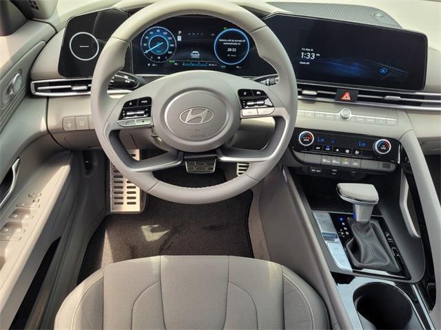 Photo of 2025 Black Hyundai ELANTRA HEV