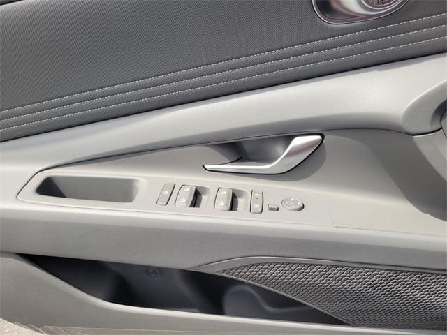 Photo of 2025 Black Hyundai ELANTRA HEV