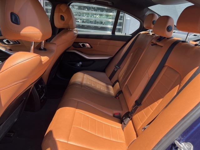 Photo of 2019 Estoril Blue Metallic BMW 330