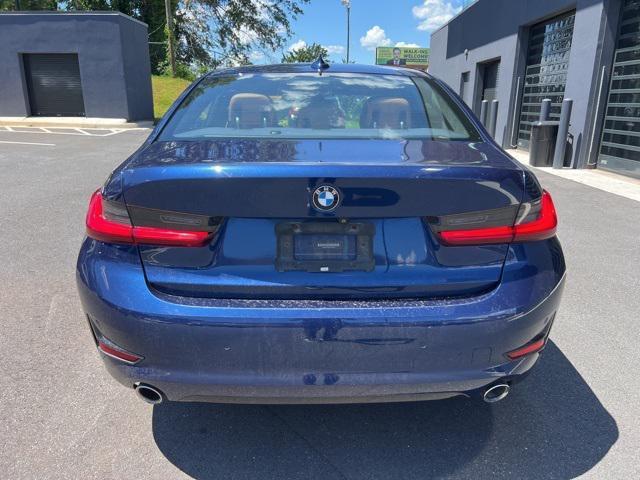 Photo of 2019 Estoril Blue Metallic BMW 330