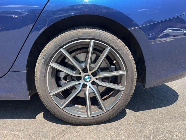 Photo of 2019 Estoril Blue Metallic BMW 330