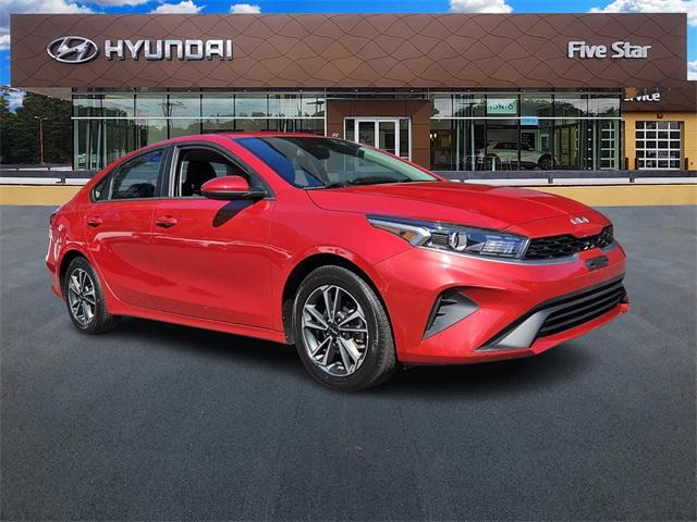Photo of 2024 Currant Red Kia Forte
