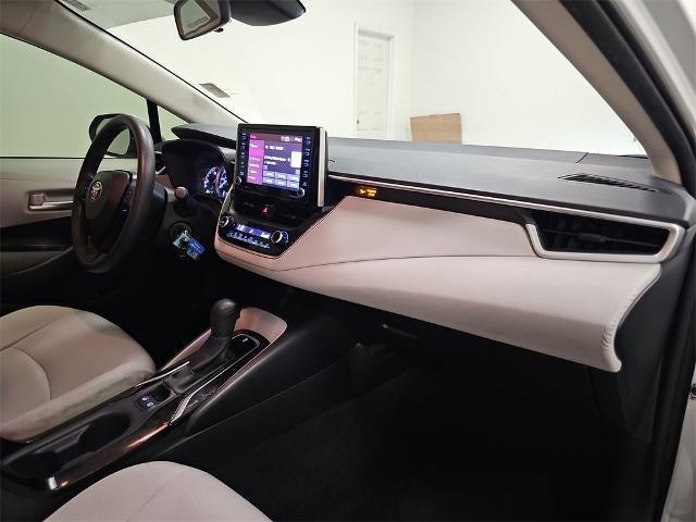 Photo of 2021 White Toyota Corolla
