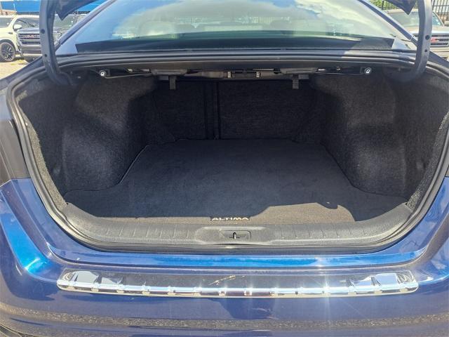 Photo of 2019 Blue Nissan Altima